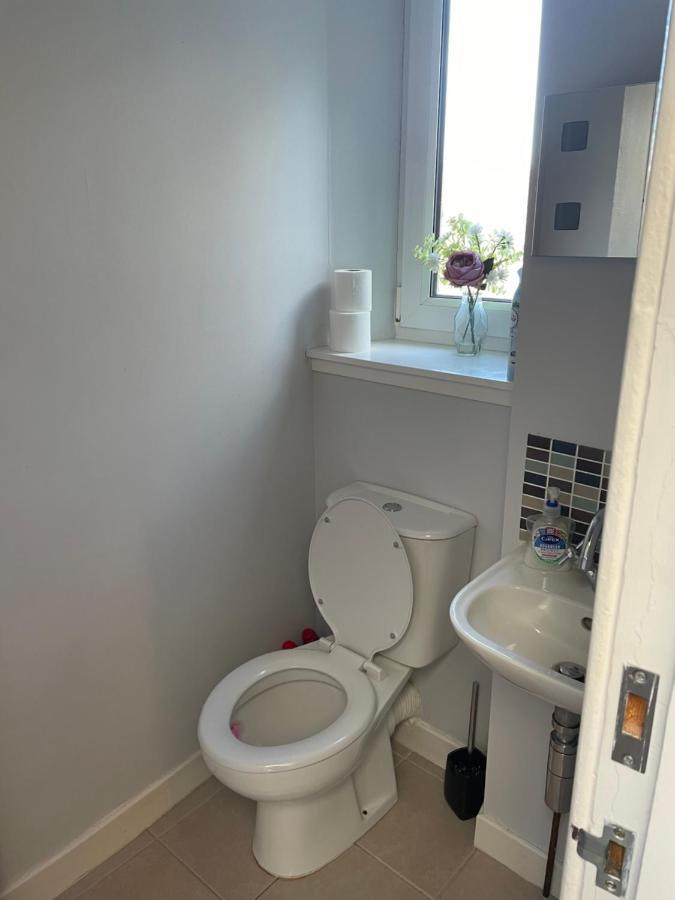 Newsagents Flat Apartment แลร์ก ภายนอก รูปภาพ