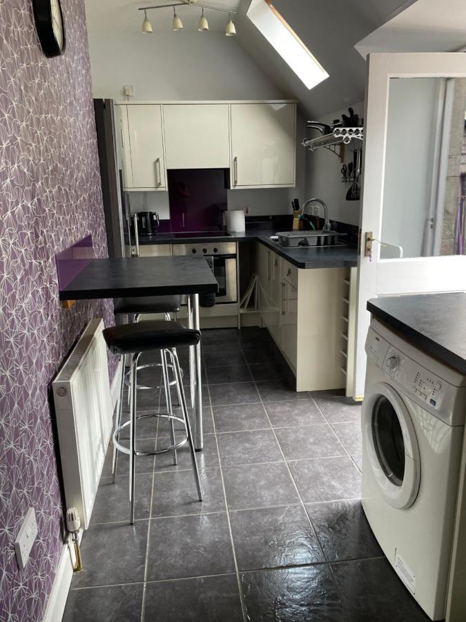 Newsagents Flat Apartment แลร์ก ภายนอก รูปภาพ